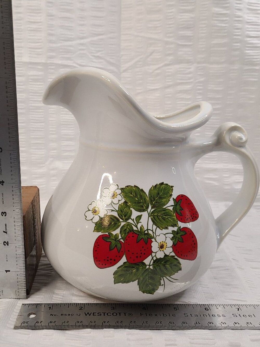 McCoy Vintage Ceramic Pottery Strawberry White Pitcher 7515 7.5"H - Picture 3 of 11